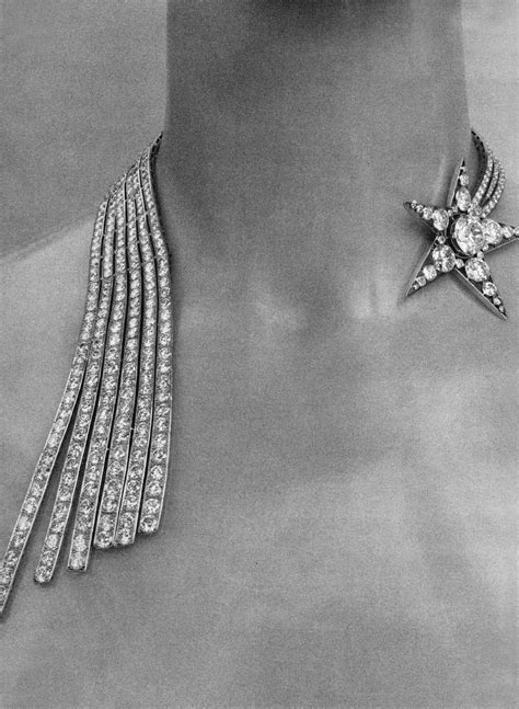 informatie over de juwelen van coco chanel|coco chanel jewelry history.